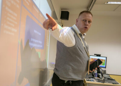 Alexander Loechel (LMU Munich) facilitating a hackathon